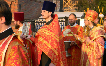 Вечернее богослужение в храме Святого благоверного князя Александра Невского