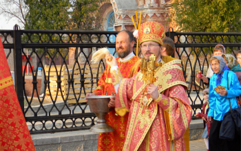 Вечернее богослужение в храме Святого благоверного князя Александра Невского