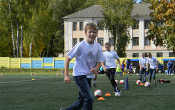 Команды православного клуба на празднике футбола