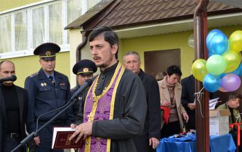 Протоиерей Александр Вербило благословил новоселов