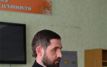 Встреча военнослужащих Борисовского гарнизона со священником