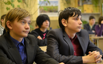 Беседа о.Александра с девятиклассниками средней школы №16