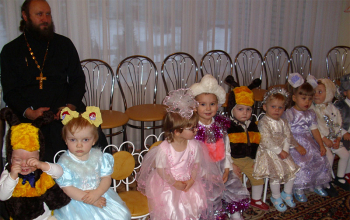 Кружок «Светлячок» с Рождественскими поздравлениями в «Дом малютки»