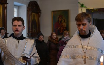 Благодатный огонь в храме Рождества Христова