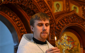 Благодатный огонь в храме Рождества Христова