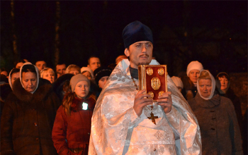 Праздничная Литургия в храме Рождества Христова