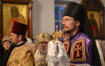 Епископ Вениамин возглавил Литургию в храме Рождества Христова