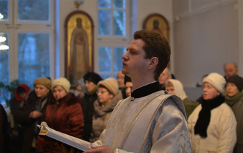 Епископ Вениамин возглавил Литургию в храме Рождества Христова