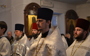 Епископ Вениамин возглавил Литургию в храме Рождества Христова