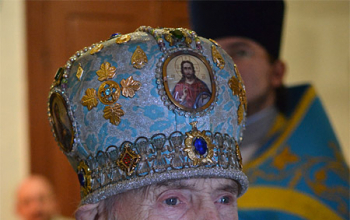 Архиерейское богослужение в храме Александра Невского в праздник Сретения