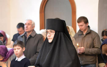 Епископ Борисовский Вениамин в Свято-Ксениевском женском монастыре