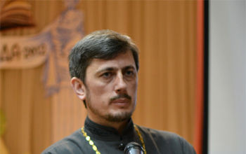 Протоиерей Александр Вербило выступил на родительском собрании в средней школе №24