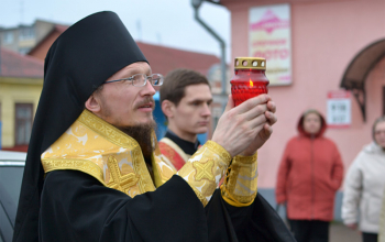 В Борисов доставлен благодатный огонь от Гроба Господня