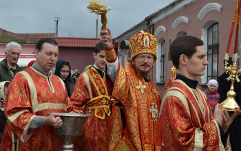 В Борисов доставлен благодатный огонь от Гроба Господня