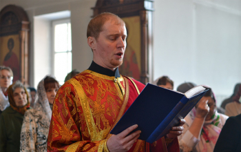 Епископ Борисовский Вениамин совершил Литургию в храме Рождества Христова
