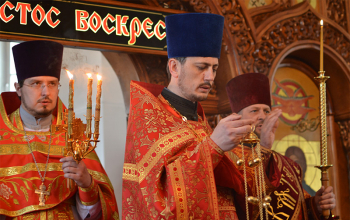 Епископ Борисовский Вениамин совершил Литургию в храме Рождества Христова