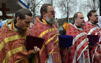 Епископ Борисовский Вениамин совершил Литургию в храме Рождества Христова