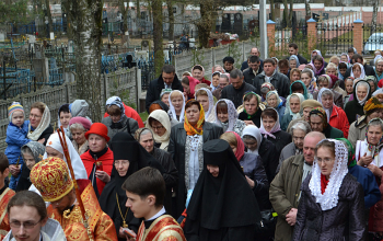 Епископ Борисовский Вениамин совершил Литургию в храме Рождества Христова