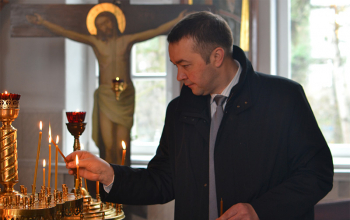 Епископ Борисовский Вениамин совершил Литургию в храме Рождества Христова