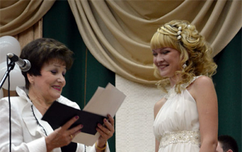 Вручение дипломов в медицинском колледже