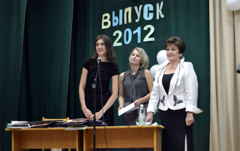 Вручение дипломов в медицинском колледже