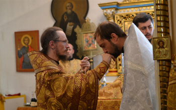 Божественная Литургия в храме Александра Невского