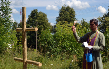 Освящение креста в д. Кимия