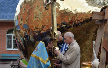 В храме Рождества Христова установлен новый купол с крестом