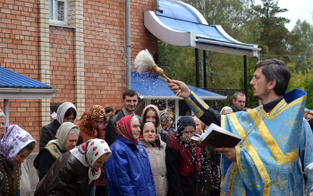 В храме Рождества Христова установлен новый купол с крестом