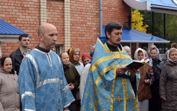 В храме Рождества Христова установлен новый купол с крестом