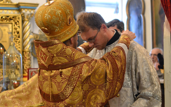 Литургия и хиротония в храме Александра Невского в 18-ую неделю по Пятидесятнице