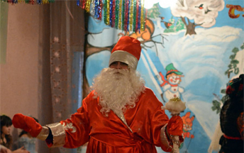 Священник Сергий Башкиров поздравил детей из социального приюта с Новым годом и Рождеством