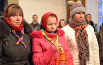 Благодатный огонь доставлен в храм Рождества Христова