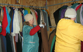 Собираем вещи для нуждающихся