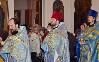 Владыка Вениамин возглавил Божественную литургию в храме святого Александра Невского