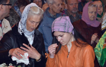 В Вербное Воскресение владыка Вениамин совершил первую Литургию в Свято-Воскресенском соборе г.Борисова