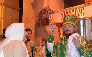 В Вербное Воскресение владыка Вениамин совершил первую Литургию в Свято-Воскресенском соборе г.Борисова