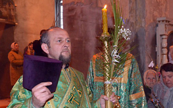 В Вербное Воскресение владыка Вениамин совершил первую Литургию в Свято-Воскресенском соборе г.Борисова