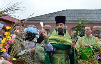 В Вербное Воскресение владыка Вениамин совершил первую Литургию в Свято-Воскресенском соборе г.Борисова