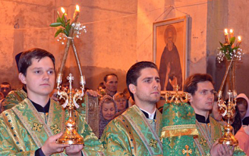 В Вербное Воскресение владыка Вениамин совершил первую Литургию в Свято-Воскресенском соборе г.Борисова