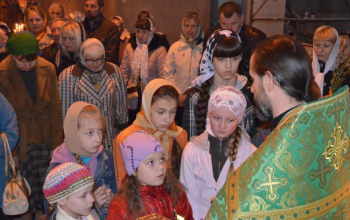 В Вербное Воскресение владыка Вениамин совершил первую Литургию в Свято-Воскресенском соборе г.Борисова