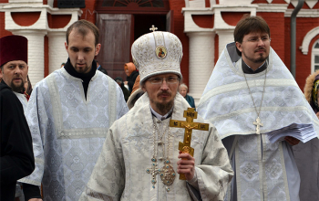Епископ Борисовский Вениамин совершил Литургию в Свято-Воскресенском кафедральном соборе