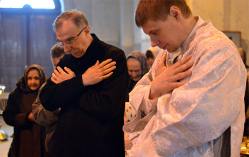 Епископ Борисовский Вениамин совершил Литургию в Свято-Воскресенском кафедральном соборе