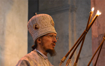 Епископ Борисовский Вениамин совершил Литургию в Свято-Воскресенском кафедральном соборе