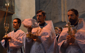Епископ Борисовский Вениамин совершил Литургию в Свято-Воскресенском кафедральном соборе