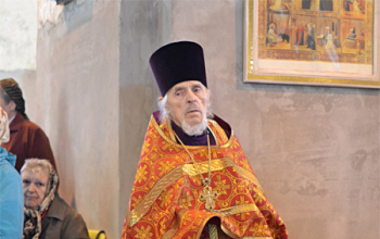 Пасха 2013: Епископ Вениамин возглавил Великую вечерню в Свято-Воскресенском соборе 