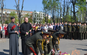 Священники Александр Вербило и Сергий Башкиров приняли участие в митинге, посвященном Дню Победы