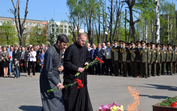 Священники Александр Вербило и Сергий Башкиров приняли участие в митинге, посвященном Дню Победы