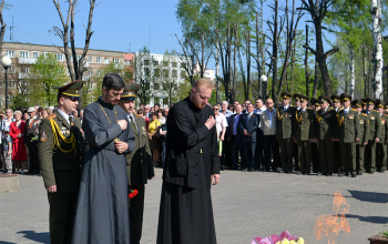 Священники Александр Вербило и Сергий Башкиров приняли участие в митинге, посвященном Дню Победы
