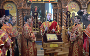 Пасха 2013: Епископ Борисовский Вениамин в храме Рождества Христова